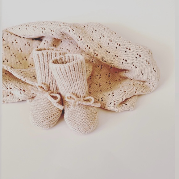 Merino wool booties. 0-6 Months - Picture 2 of 4